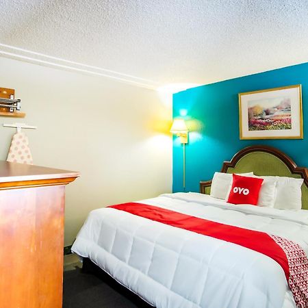 Oyo Hotel Hutchinson West 4Th Ave Kültér fotó