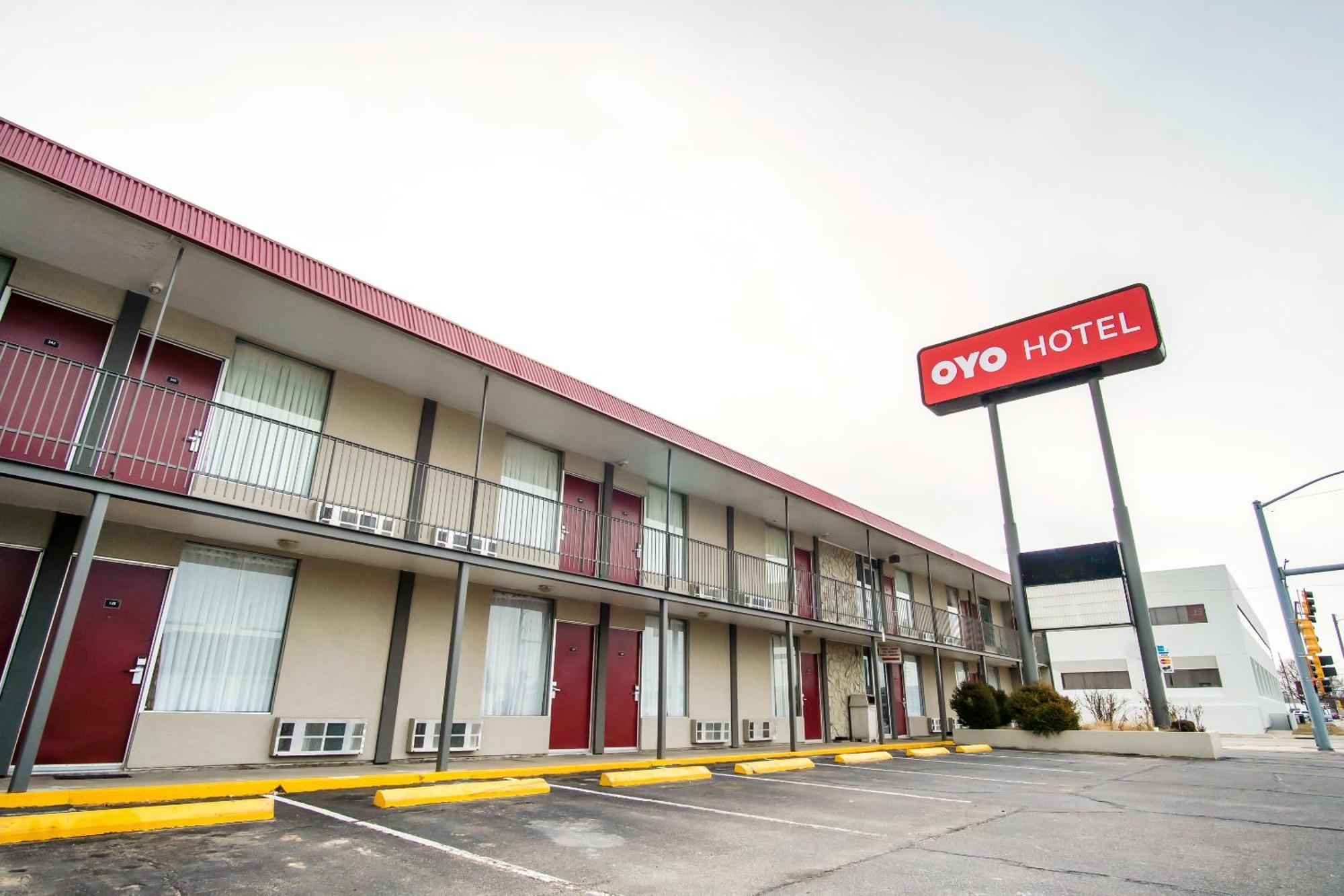 Oyo Hotel Hutchinson West 4Th Ave Kültér fotó