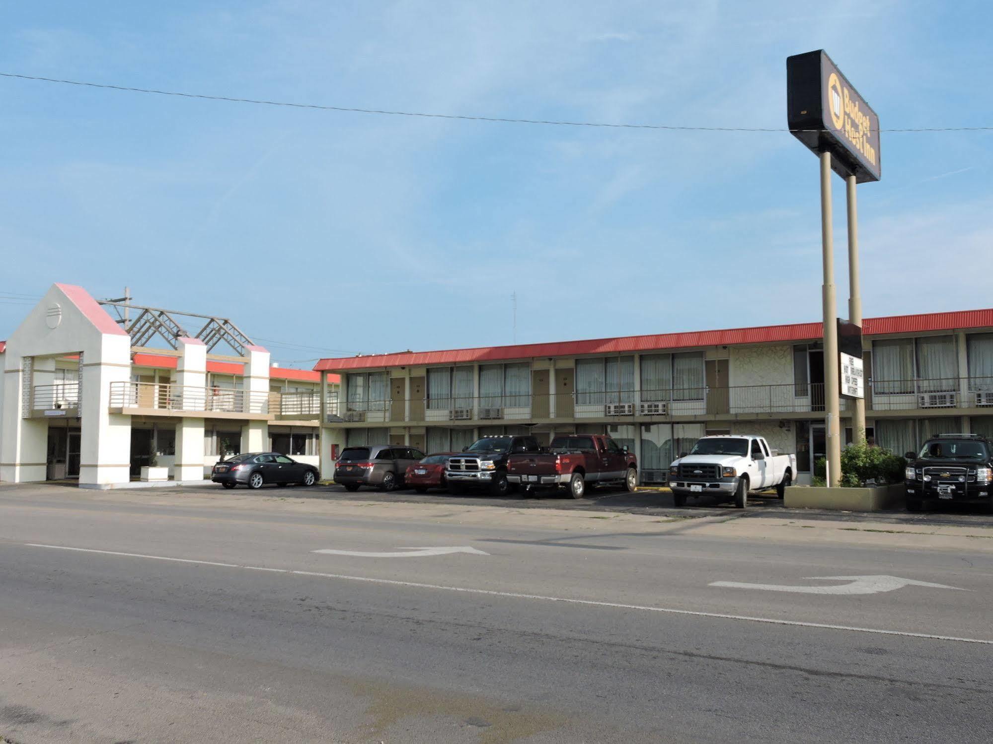 Oyo Hotel Hutchinson West 4Th Ave Kültér fotó